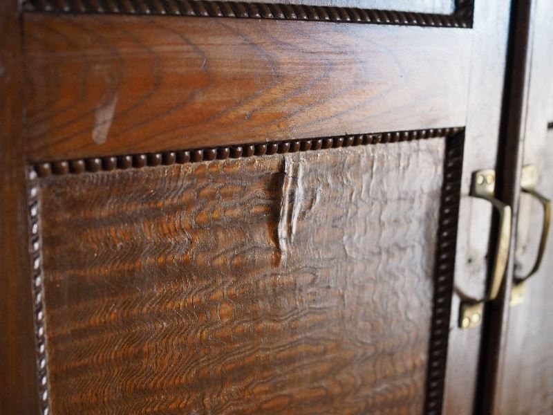 鮮やかさが溢れる 昭和初期の素敵なキャビネット アンティーク本棚 食器棚 古録展 送料無料 品番S10763 信用第一、全国送料無料。