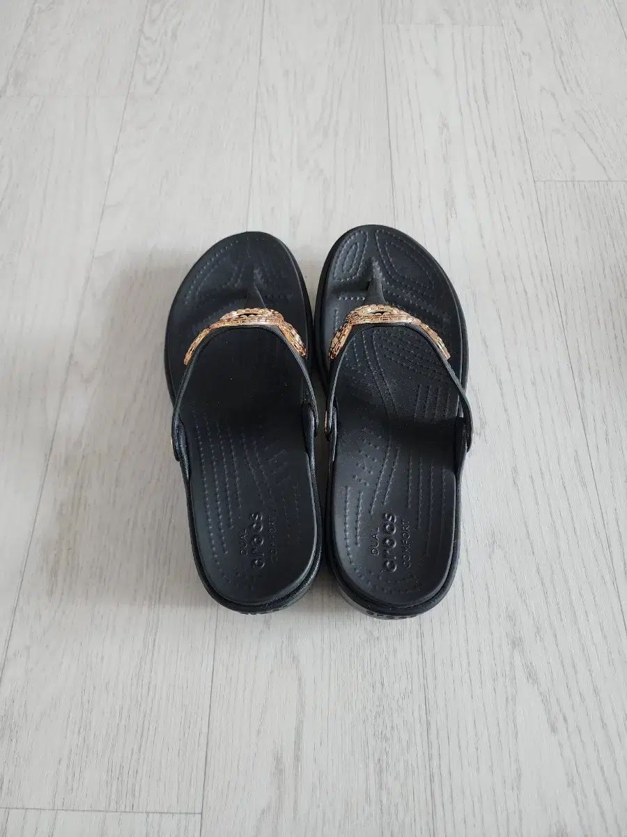 廃盤品 クロックス ヒール サイプラス ブラック W7 廃盤品 クロックス