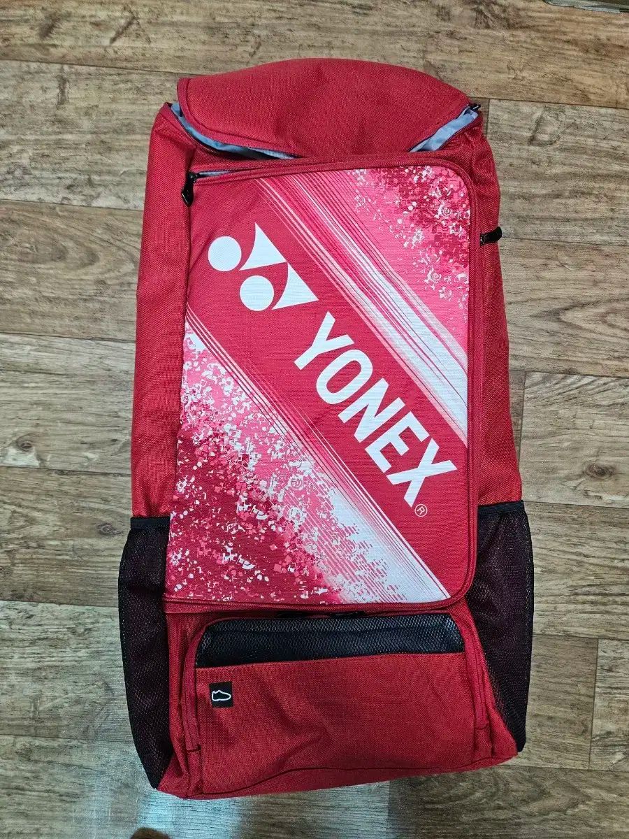 日本未発売　数量限定　YONEX ピンク　バドミントン　リュック 日本未発売 数量限定 YONEX ホワイト バックパック バドミントン