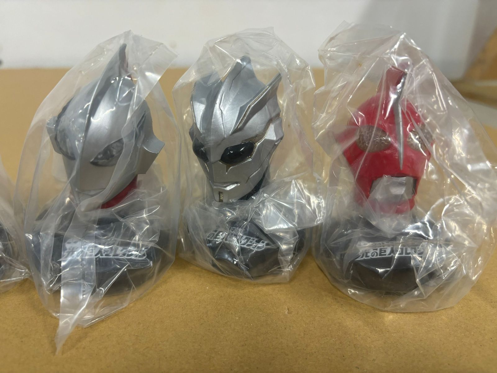 ウルトラマン 光の巨人コレクション VOL.1 　12種セット ウルトラマン マスクコレクション光の巨人 Vol.1 [いいおもちゃ
