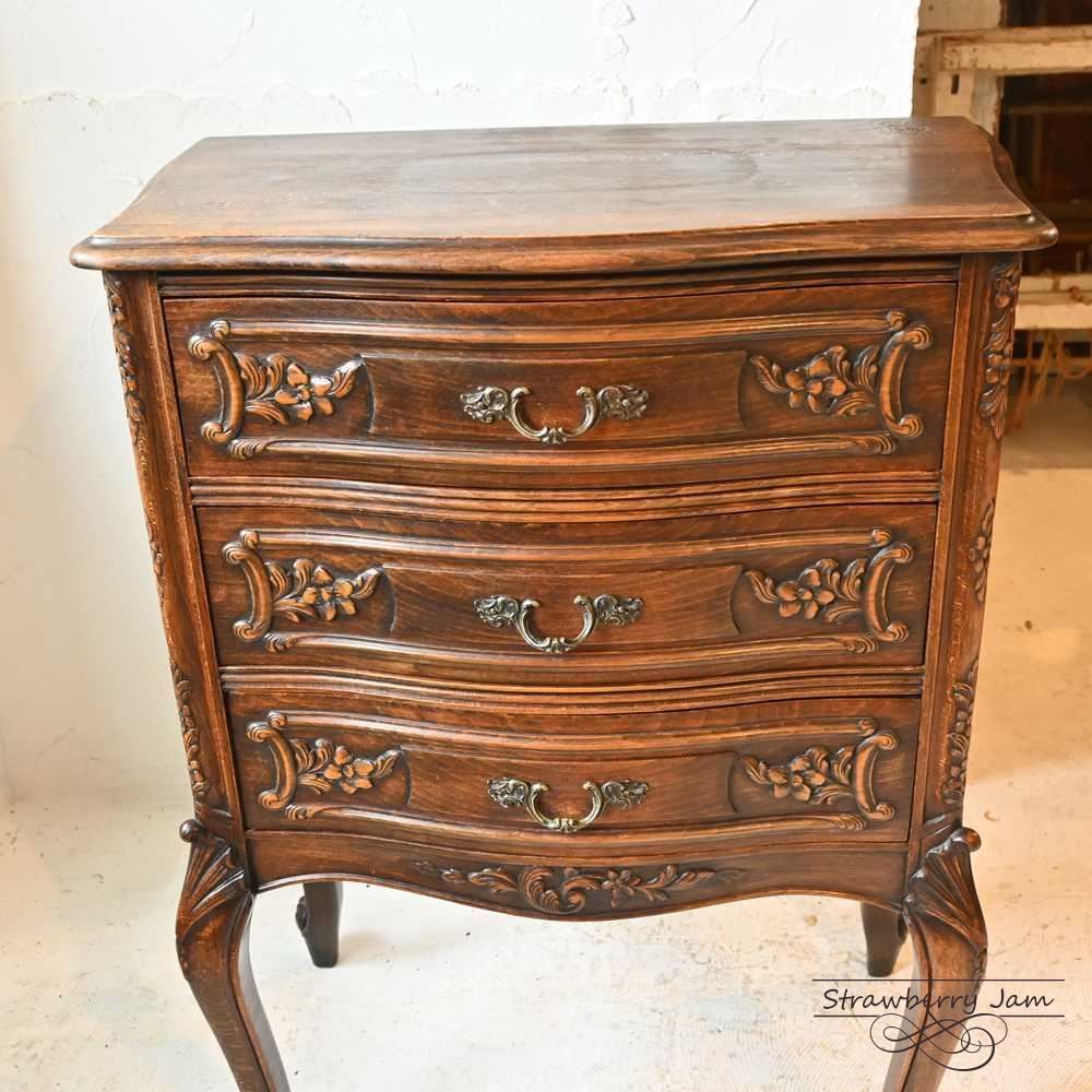 アンティーク 猫足 チェスト クリーム色の木製キャビネット 3段