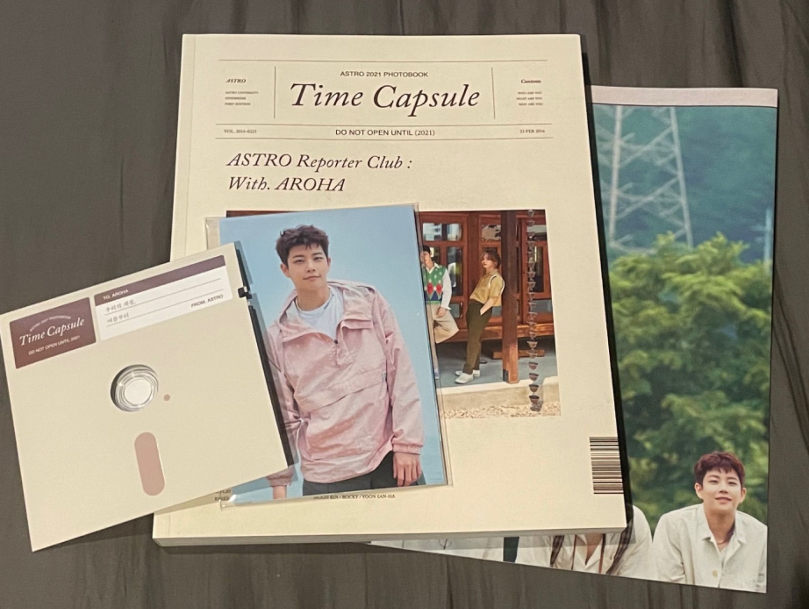 在庫即納中 ASTRO Time Capsule 写真集 日本語字幕 | vixan.no