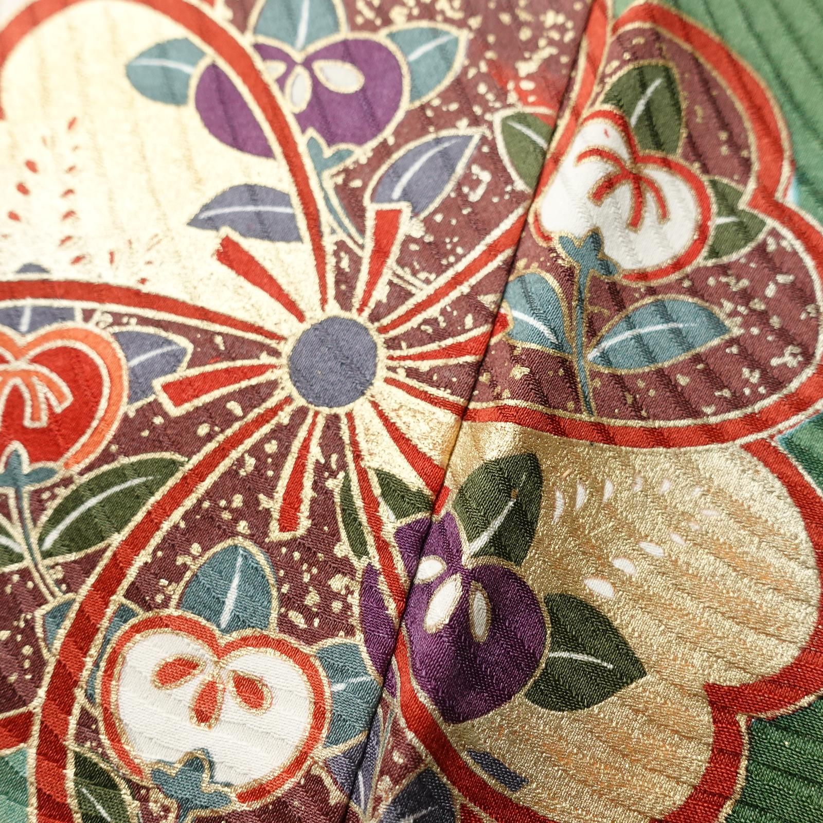 振袖 正絹 綸子 金駒刺繍 刺繍 上品なデザイン 袷 k-8786 中古 振袖 綸子 正絹 古典柄 金駒刺繍 袷仕立て 身丈167cm 裄丈