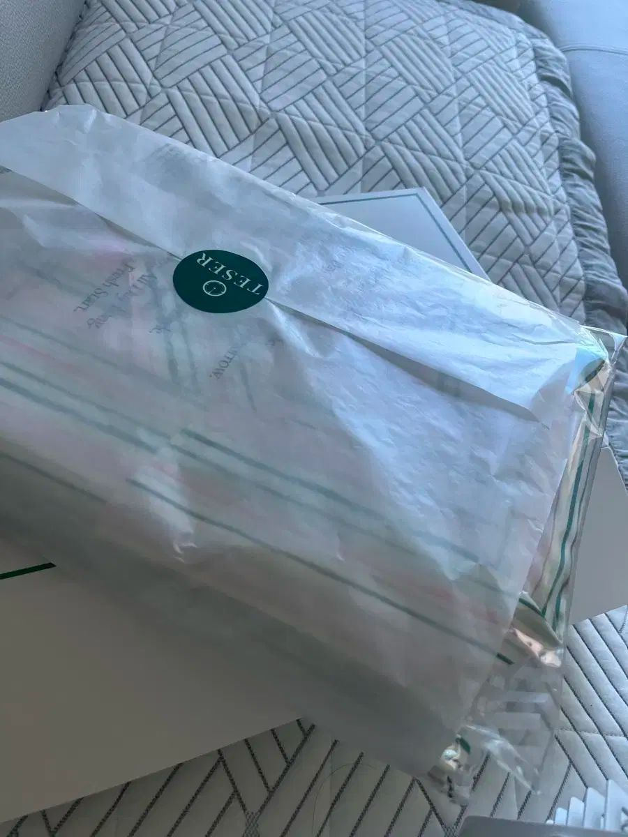 新品】ポール＆ジョーPAUL&JOE 春夏物水彩デイジー柄パジャマ（M