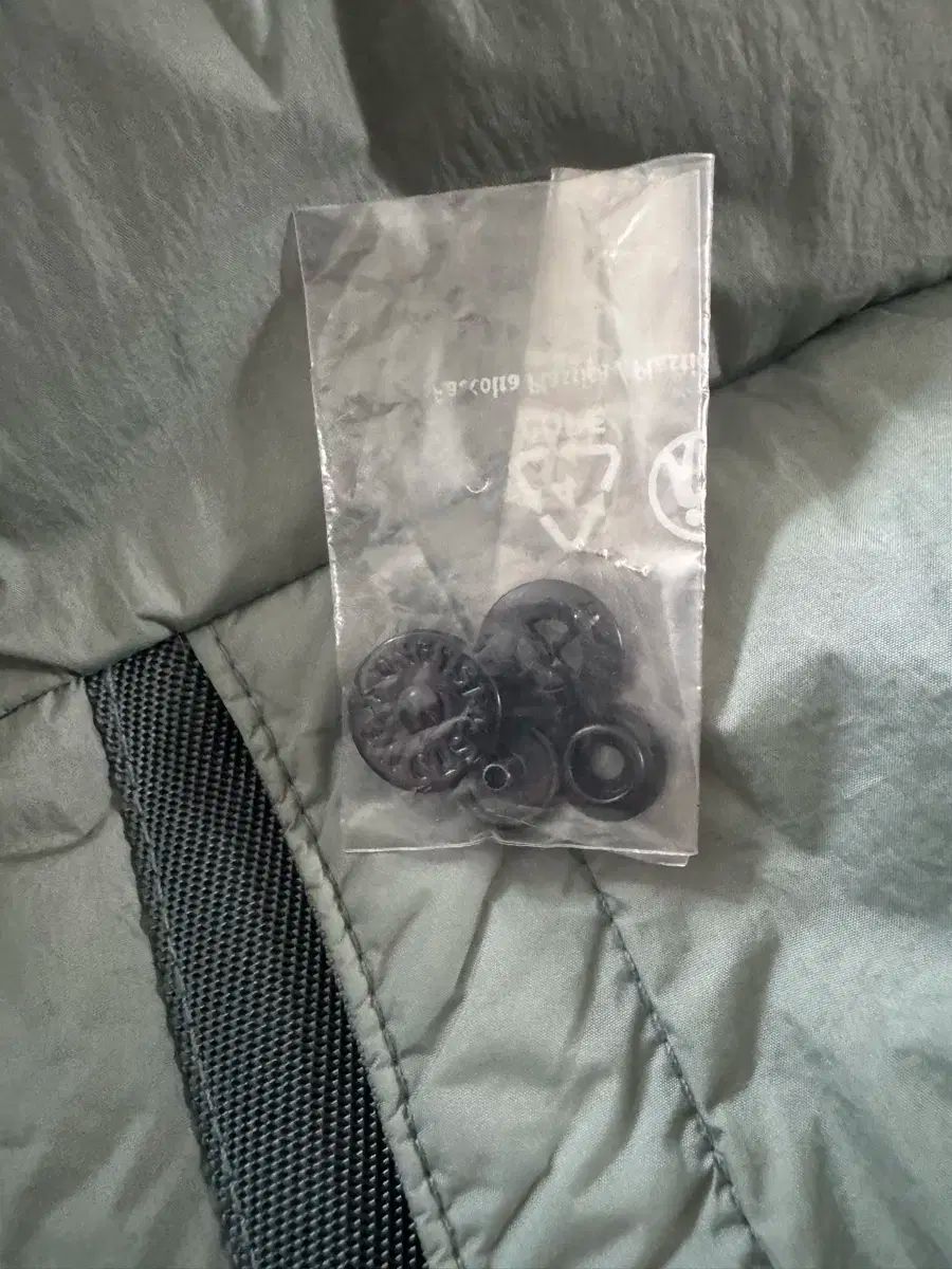 セージグリーン ダウン