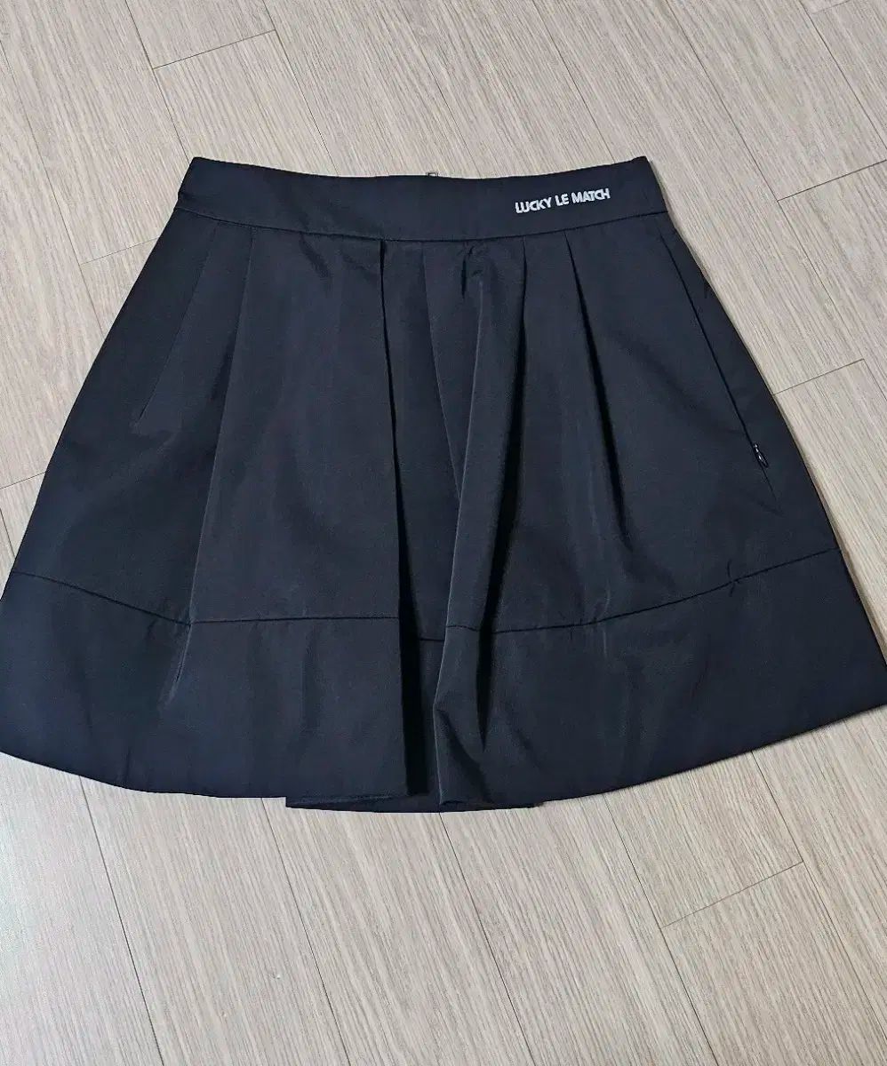 ラッキーマルシェスカート