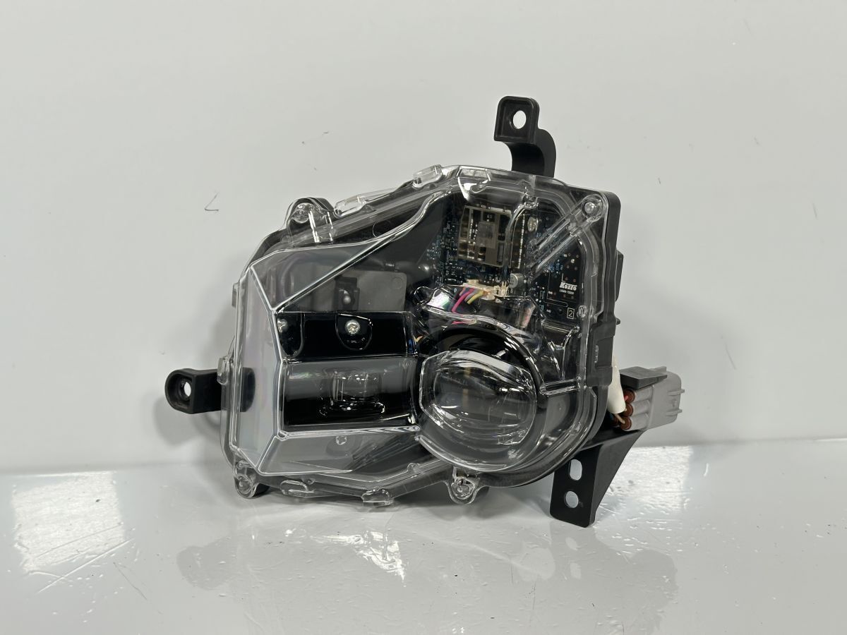 破損キズなし 低走行 レクサス UX250h MZAH10 MZAH15 純正 左フォグランプ Assy フォグライト LH LED 81220-76040 76-51 A 管理27808
