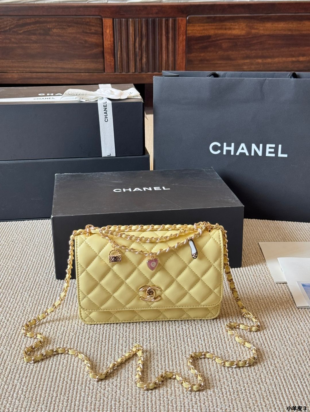 コーデに合わせて3way仕様♪【CHANEL】25P チェーンハンドバッグ 今日特価】CHANEL 25P ハートペンダント付き WOC チェーンバッグ