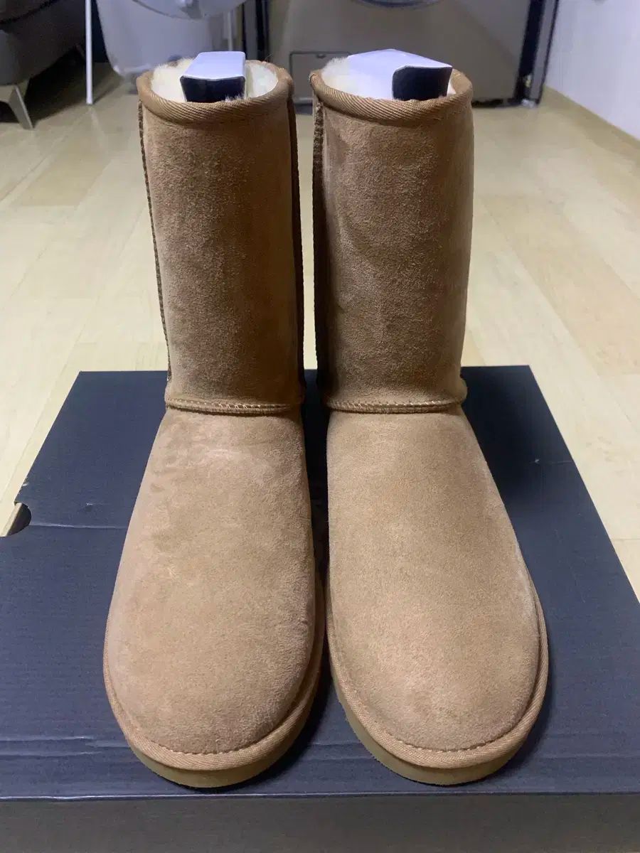 UGG(アグ) メンズ 280 usa10 クラシック ショート チェスナット 24F ／ W 製品 新品