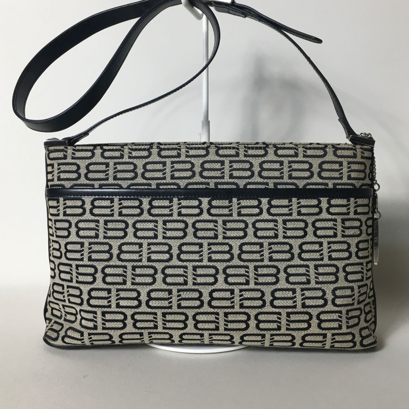 2509-104｜美品｜バレンシアガ ショルダーバッグ ブラック ロゴ総柄 2509-104｜美品｜バレンシアガ ショルダーバッグ ブラック ロゴ