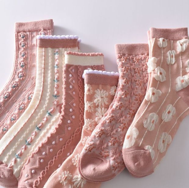 靴下女子の甘くておしゃれな森系立体レトロなジャカードの中高筒