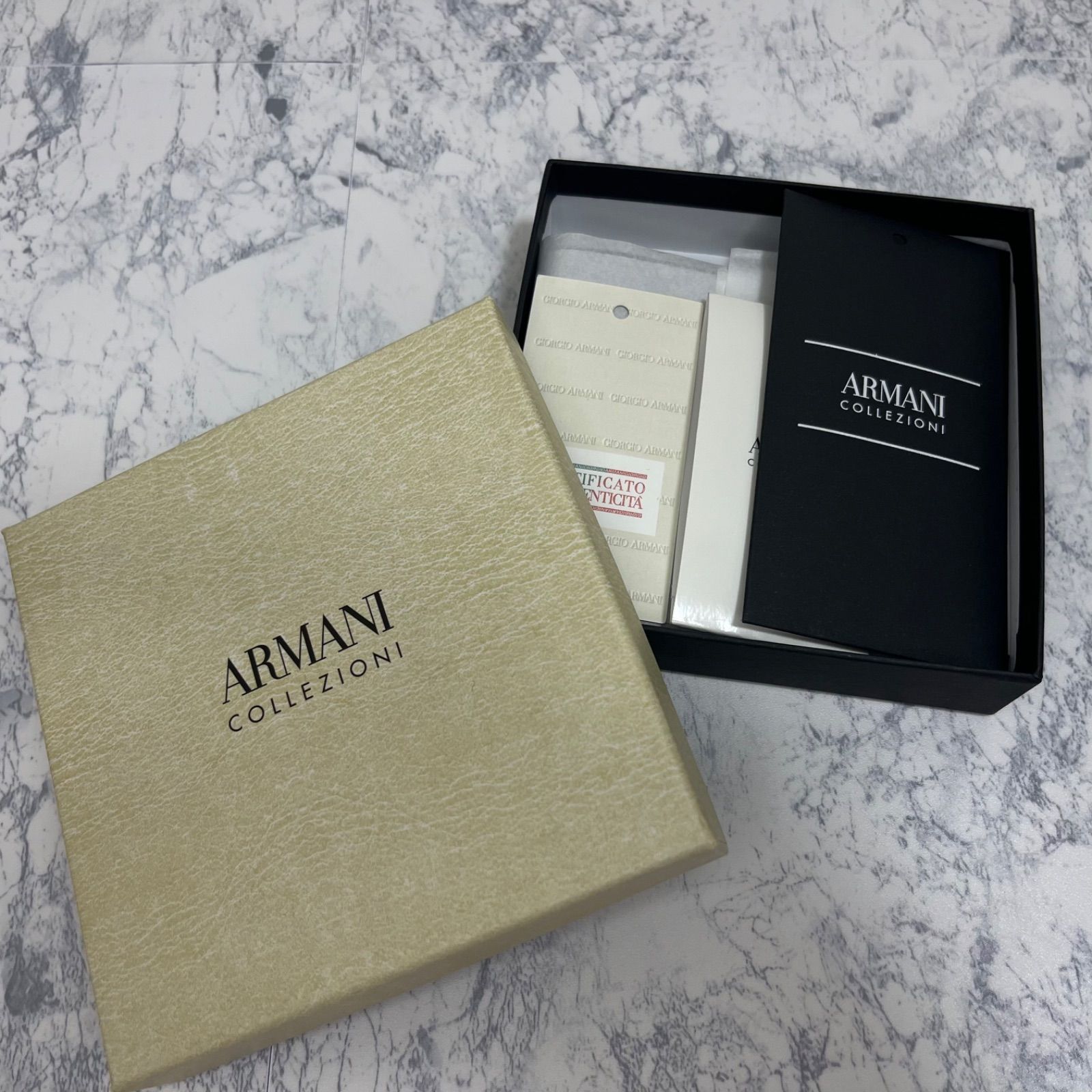 新品・未使用】ARMANI COLLEZIONI アルマーニ 折りたたみ財布 - メルカリ