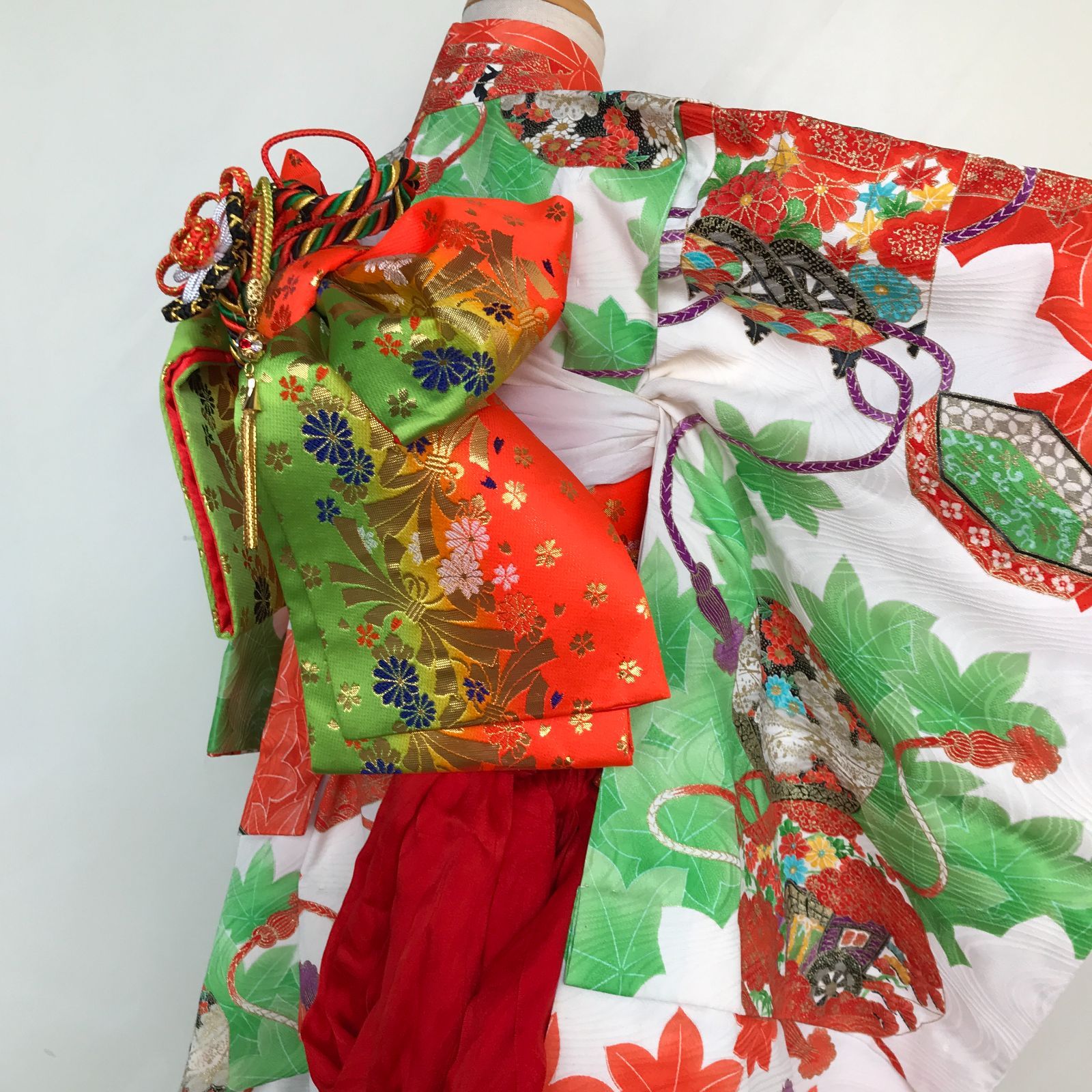 七五三 3歳-5歳程度女の子着物 白系 長襦袢 帯セット 帯揚げ帯締めしごき付き ビンテージ きもの猫田 T 331