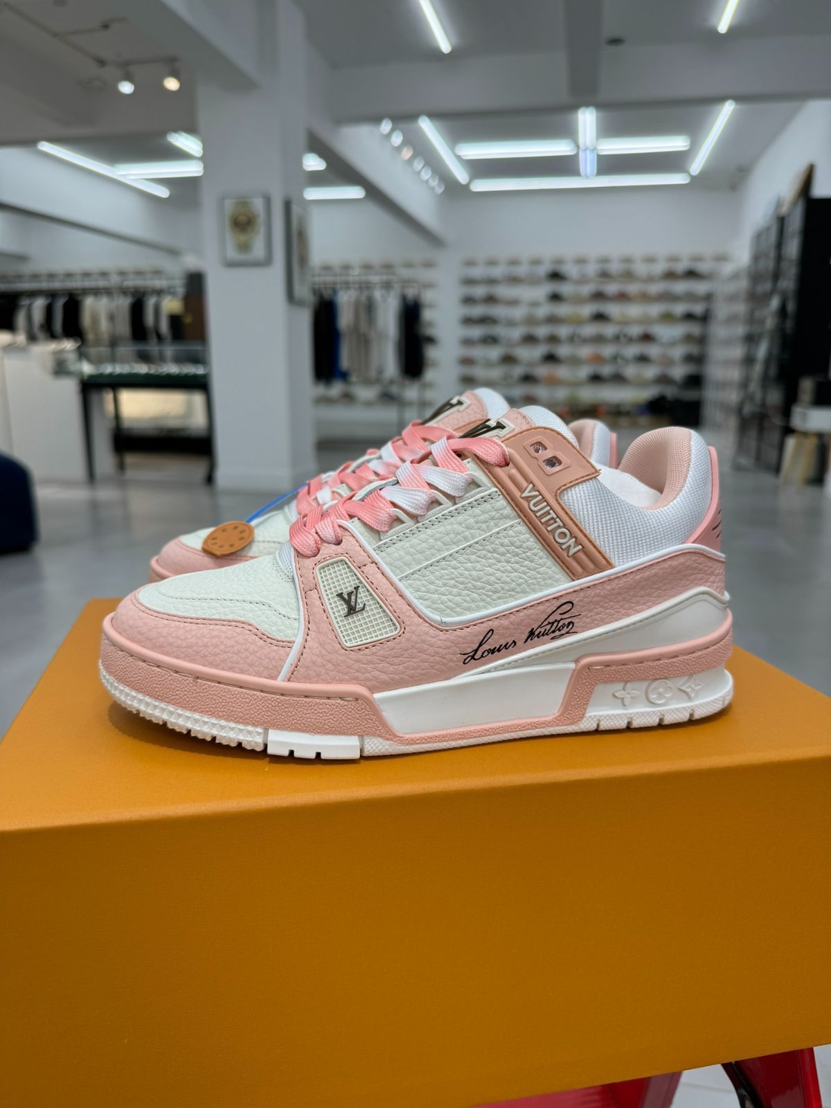 Louis Vuitton Trainer 配色 - ピンクのライチ柄