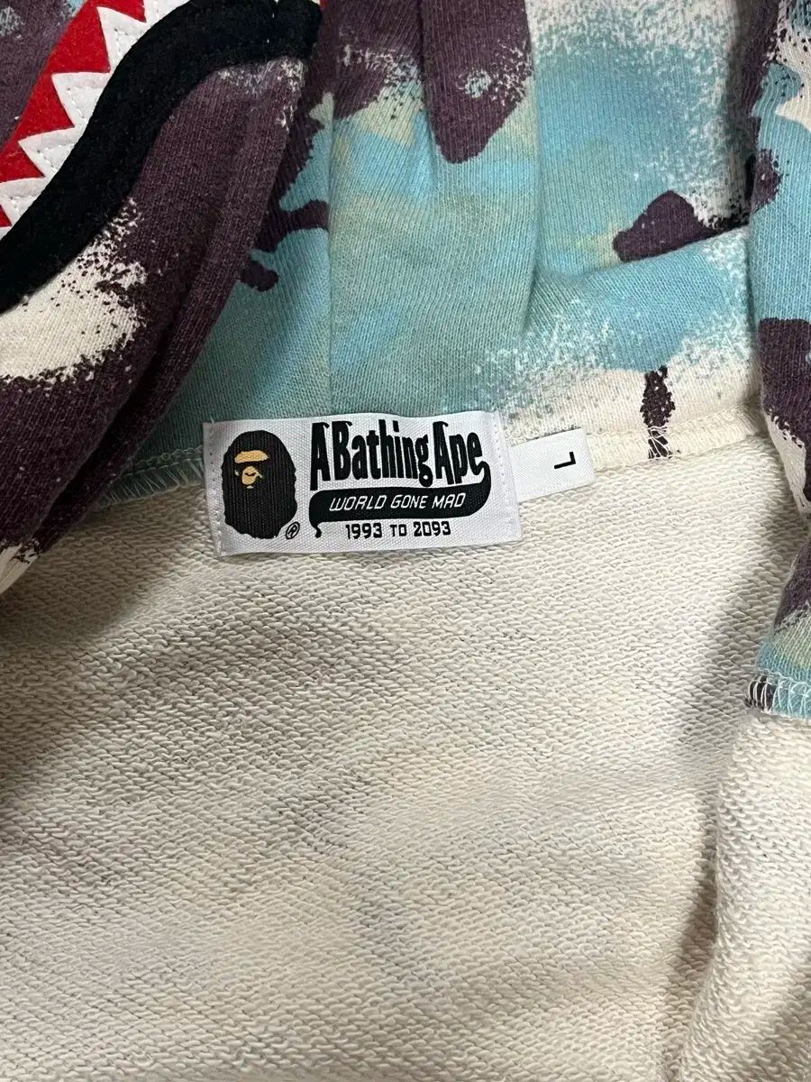 A BATHING APE® シャークフーデッドジップアップ MULTI L