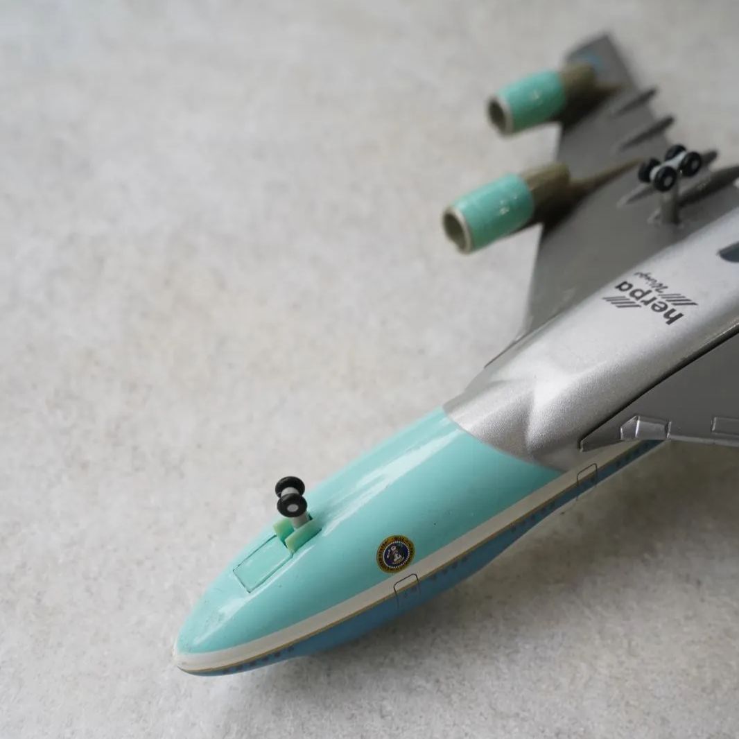herpa wings 1/200 空港コンテナ車セット 2zzhgl6 herpa wings 1/200 空港コンテナ車セット 2zzhgl6 【公式通販】