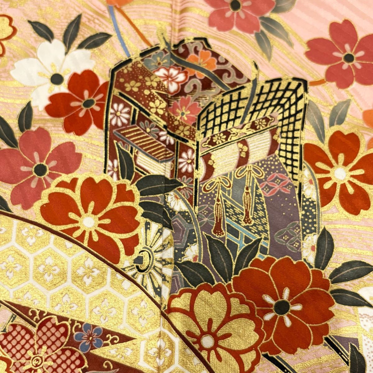振袖 身丈154cm 裄丈64cm M 袷 落款あり 草花 蝶 金糸 金銀彩 赤紫 正絹 名品 中古 振袖 身丈154cm 裄丈64cm M 袷 御所車 草花 金糸 染め分け 薄茶色 正絹