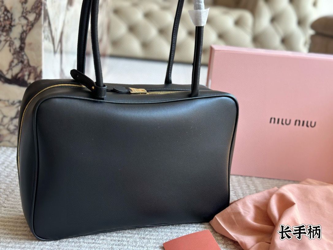 MIU MIU - ｻﾏｰｾｰﾙ開催中❗️プロフ確認❗️miumiu ボーリングバッグ  ダークブラウン ブラック レザー ボー バッグ | Miu Miu