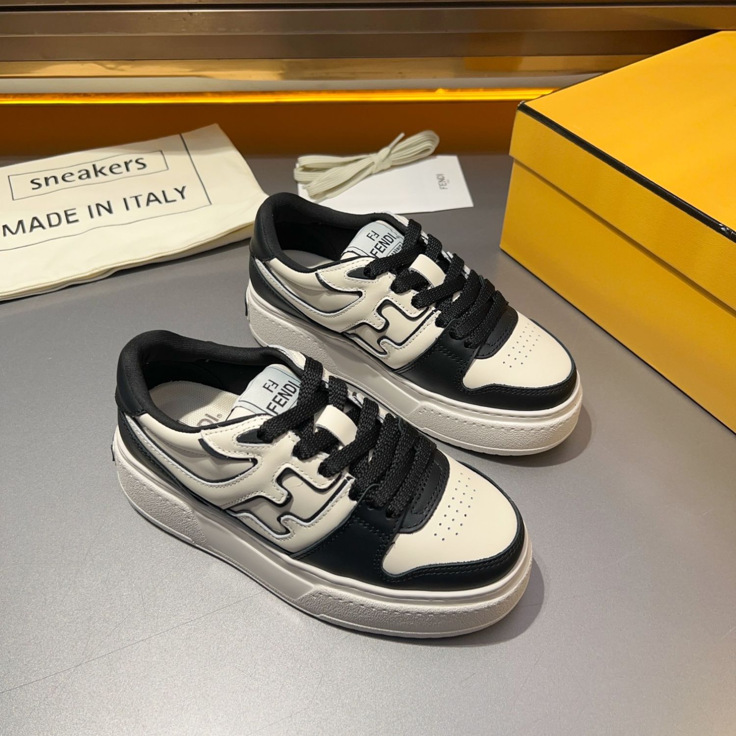 新品未使用🆕 FENDI フェンディMatch ラウンドヘッド厚底5cm 