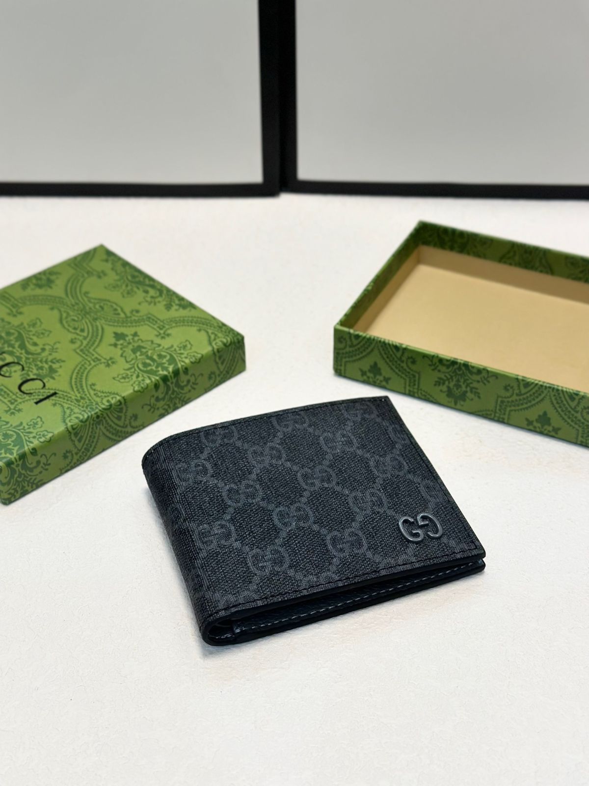今日 GUCCI コーヒー色 11x9 シルクプリント ショートウォレット