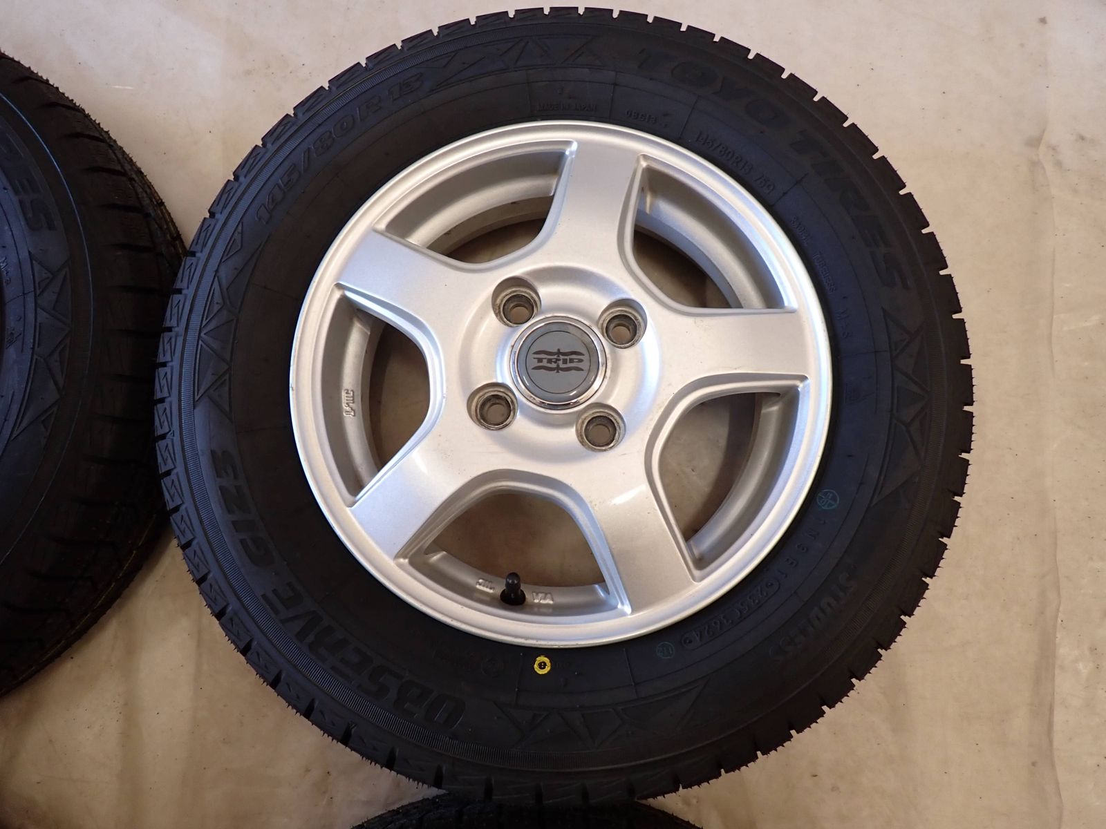 冬 製 4本 会社宛 145 80R13×4J 75Q トーヨー オブザーブ GIZ3 アルミ MRワゴン アルト ムーブ タント モコ NO D6070 FFCRYSTALESIA_COM