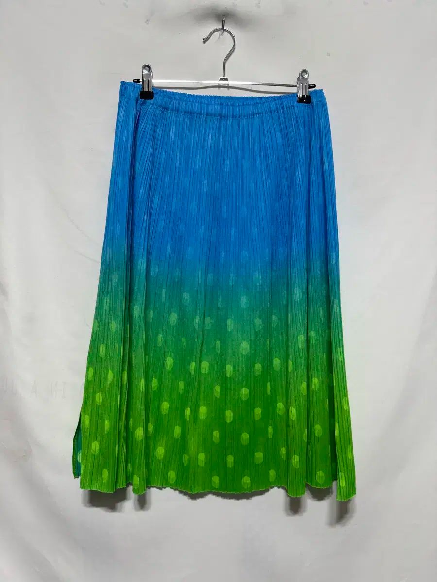 3 ISSEY MIYAKE イッセイミヤケ PLEATS PLEASE プリーツプリーズ グラデーション スカート