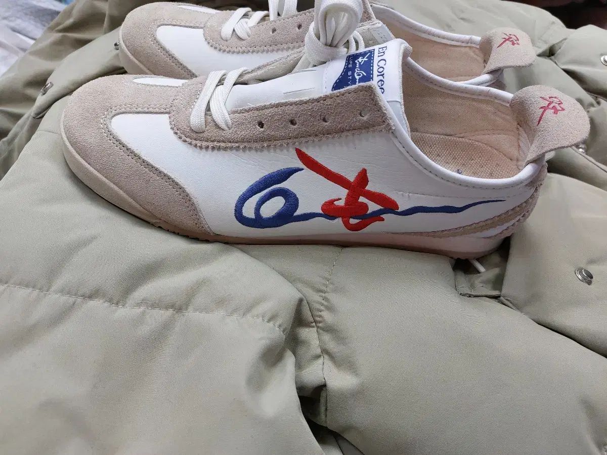 260 ENCOREE スニーカーズ 新品