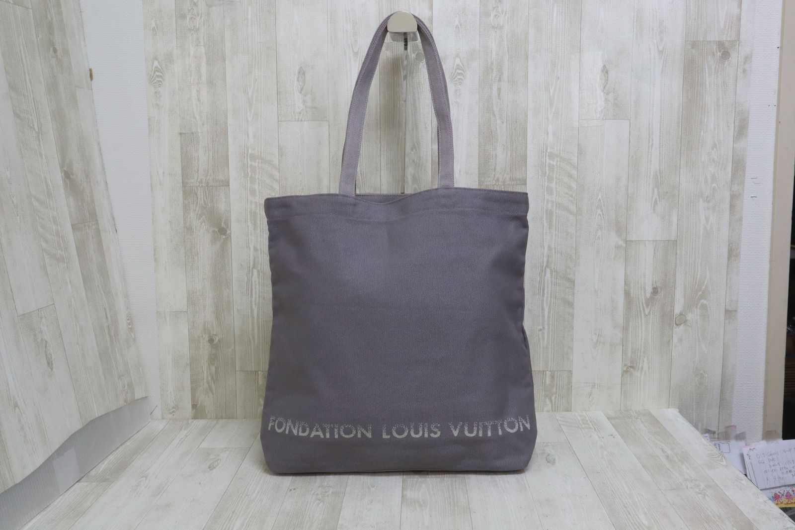 Louis vuitton トートバッグ 美術館 フォンダシオン ルイヴィトン