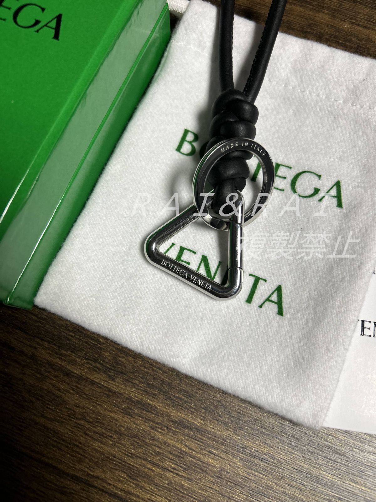 【正規店買付】BottegaVenetaボッテガトライアングルキーリング BOTTEGA VENETA(ボッテガヴェネタ) トライアングル キーリング