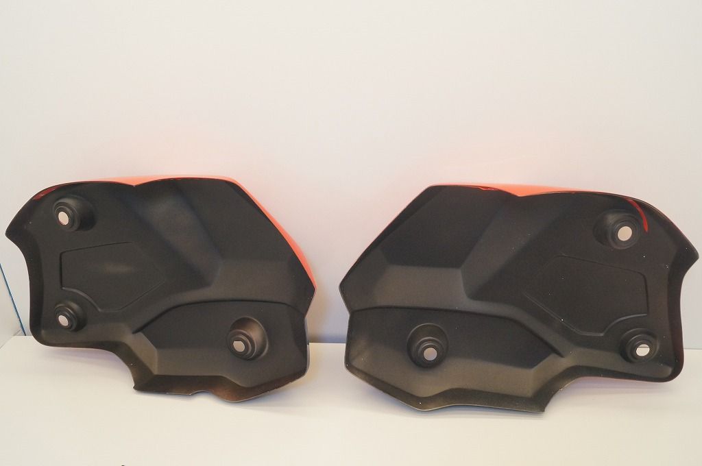 スクランブラーレッド