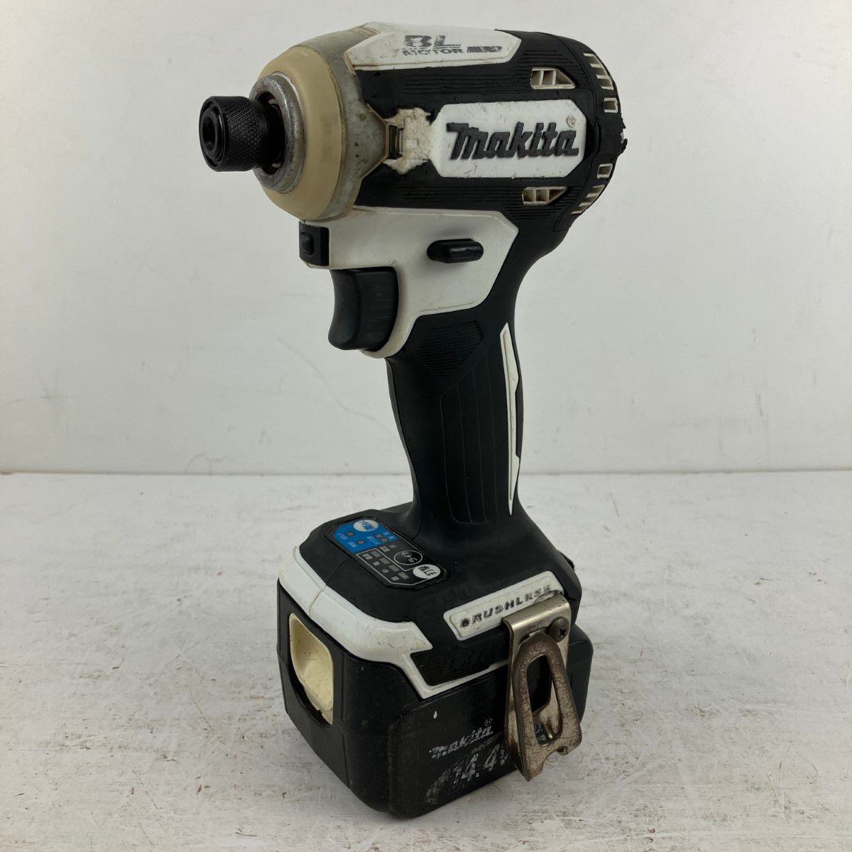 値下げ中マキタ M695D 充電式 インパクト ドライバー マキタ 14.4V 1.1 