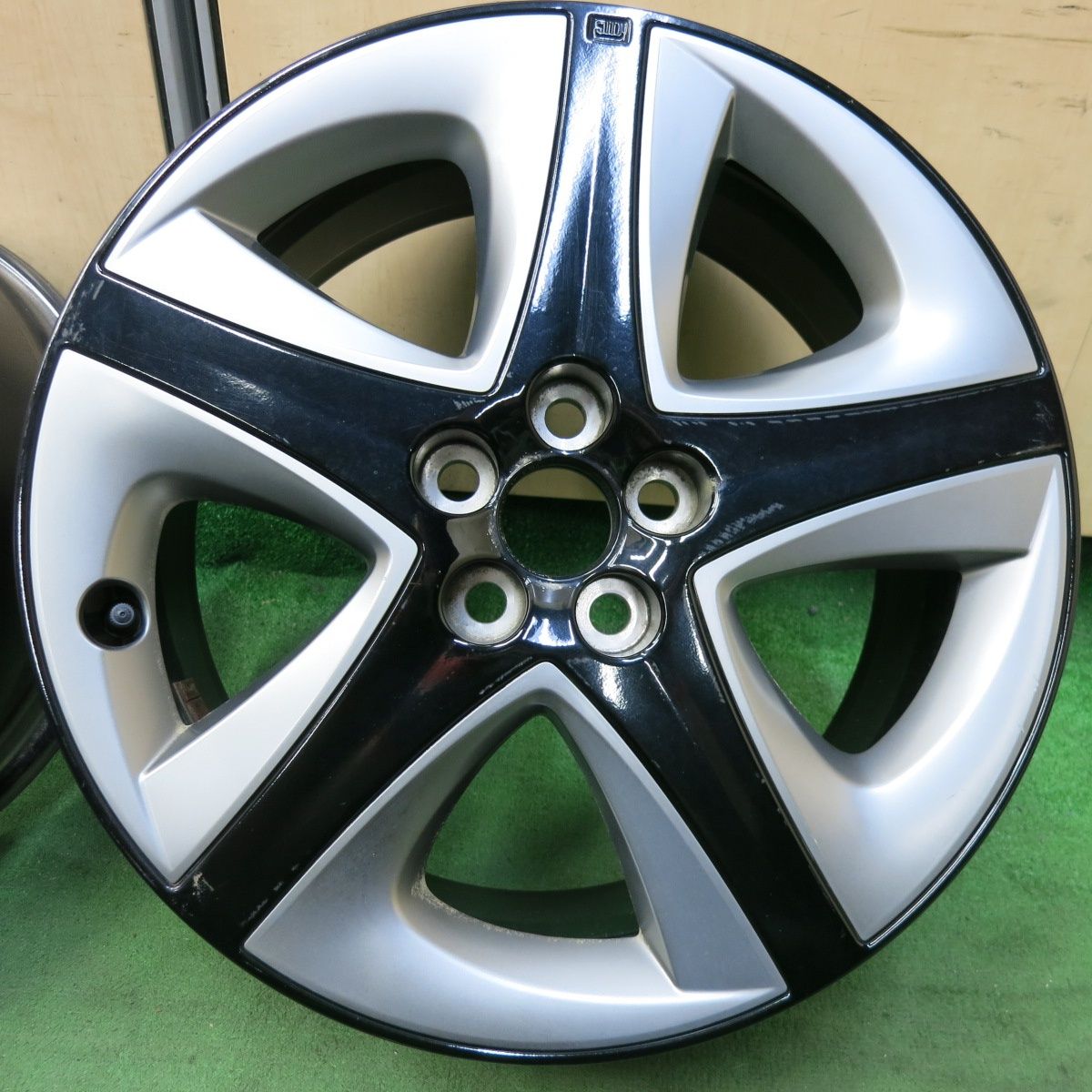 17インチ 17×7J