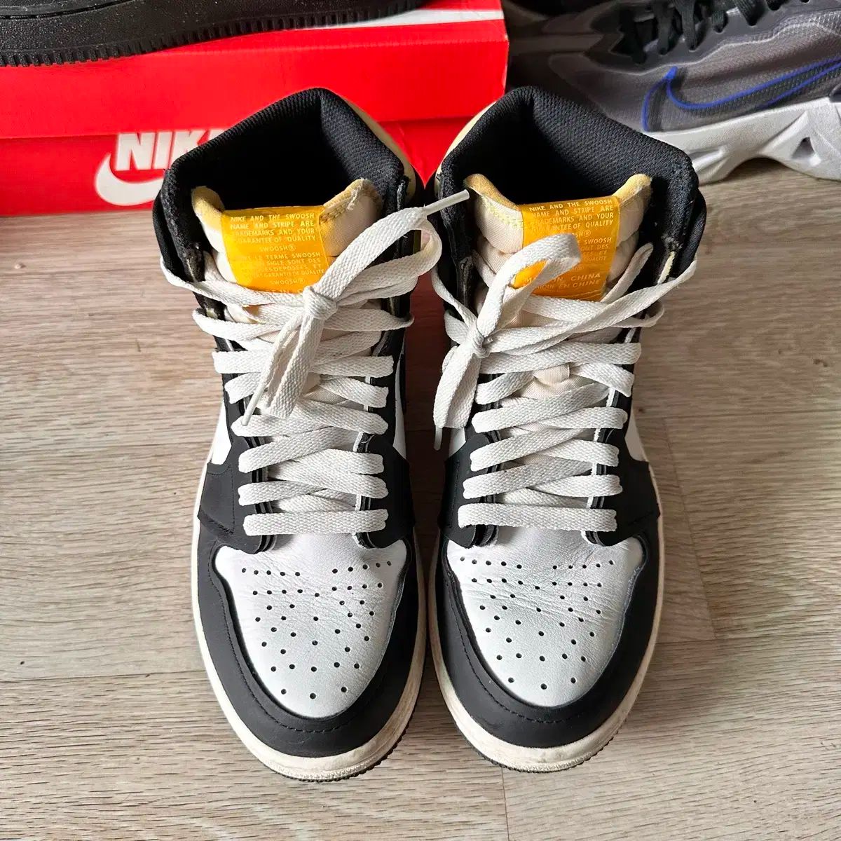 エアジョーダン1 ハイOG ボルトゴールド（NIKE(ナイキ) エア