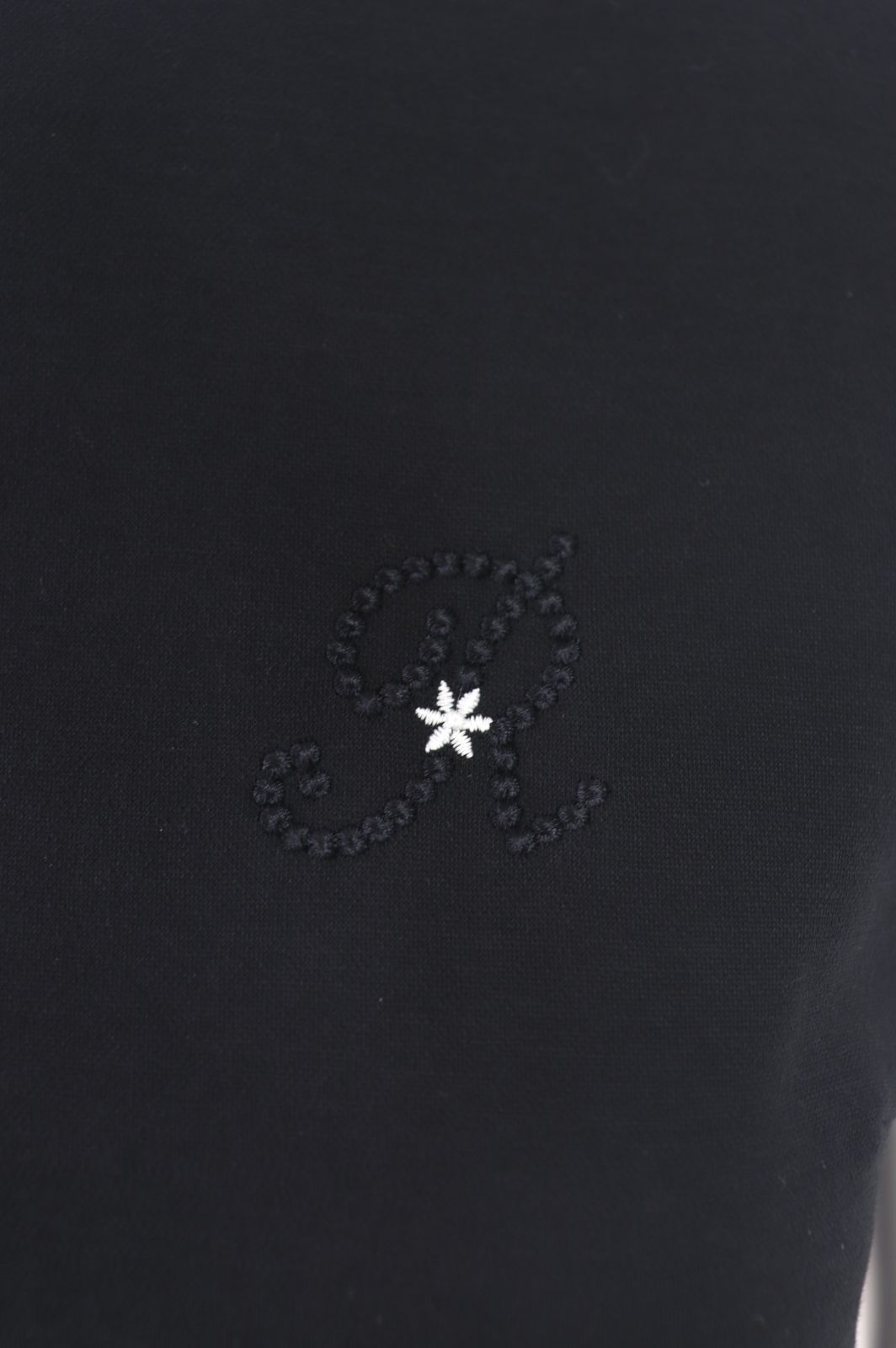 Rene　R刺繍ペプラムノースリーブトップス　5327040　2023年商品　黒/ブラック　34　売れ筋商品|||ルネ Rene R刺繍ペプラムノースリーブトップス 5327040 2023年商品 黒