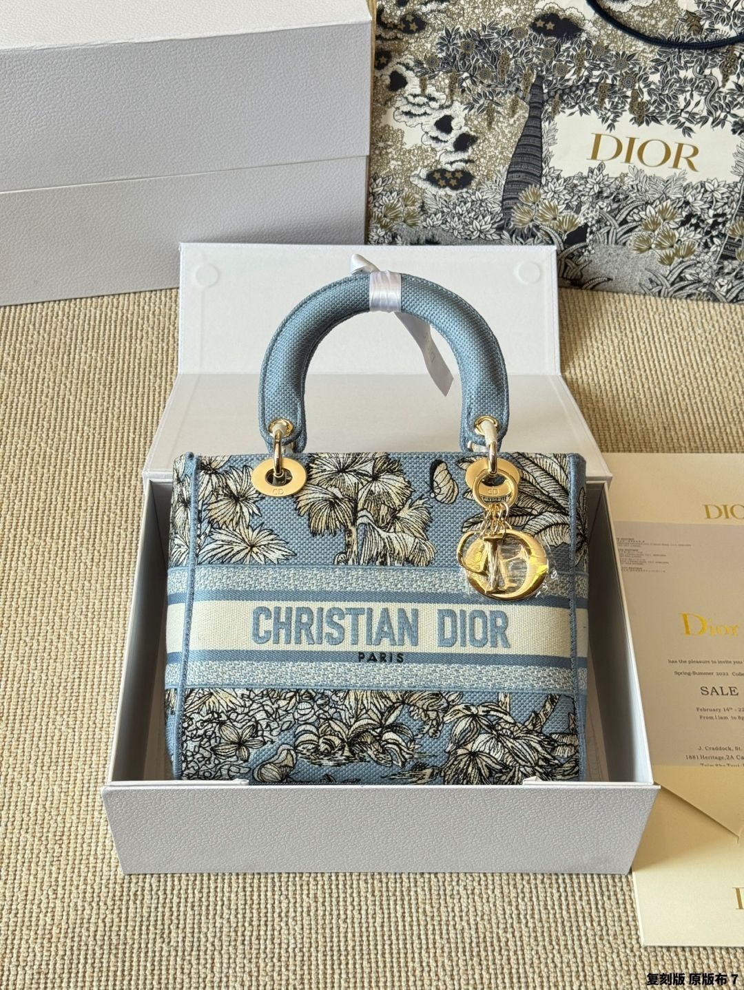 今日特価】Dior Lady D-Lite 刺繍バッグ スターズ同款 24cm 斜め