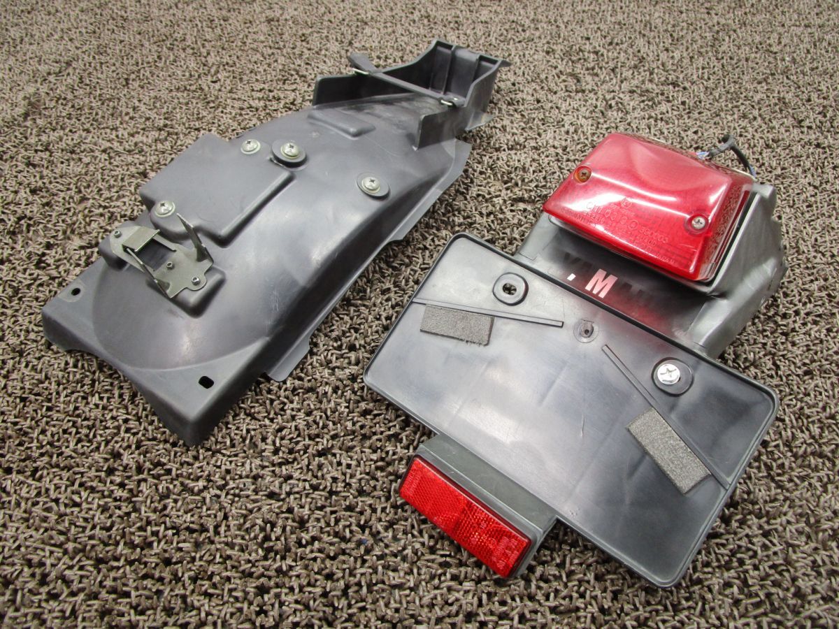 SRX400 リアフェンダー インナー テールランプ □A1119！3VN ヤマハ