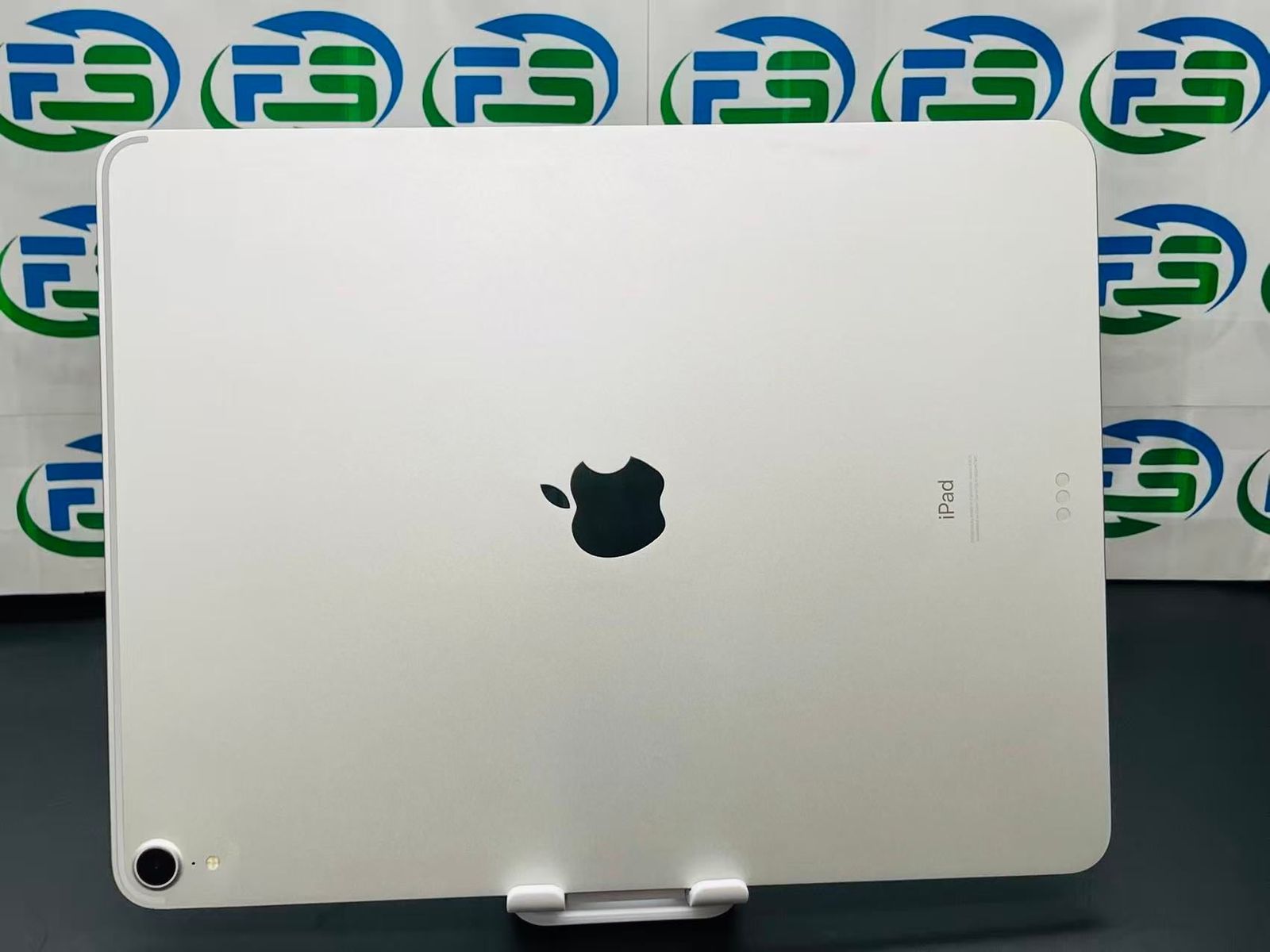 iPad Pro 12.9インチ 第三世代 Wi-Fiモデル 64GB シルバー