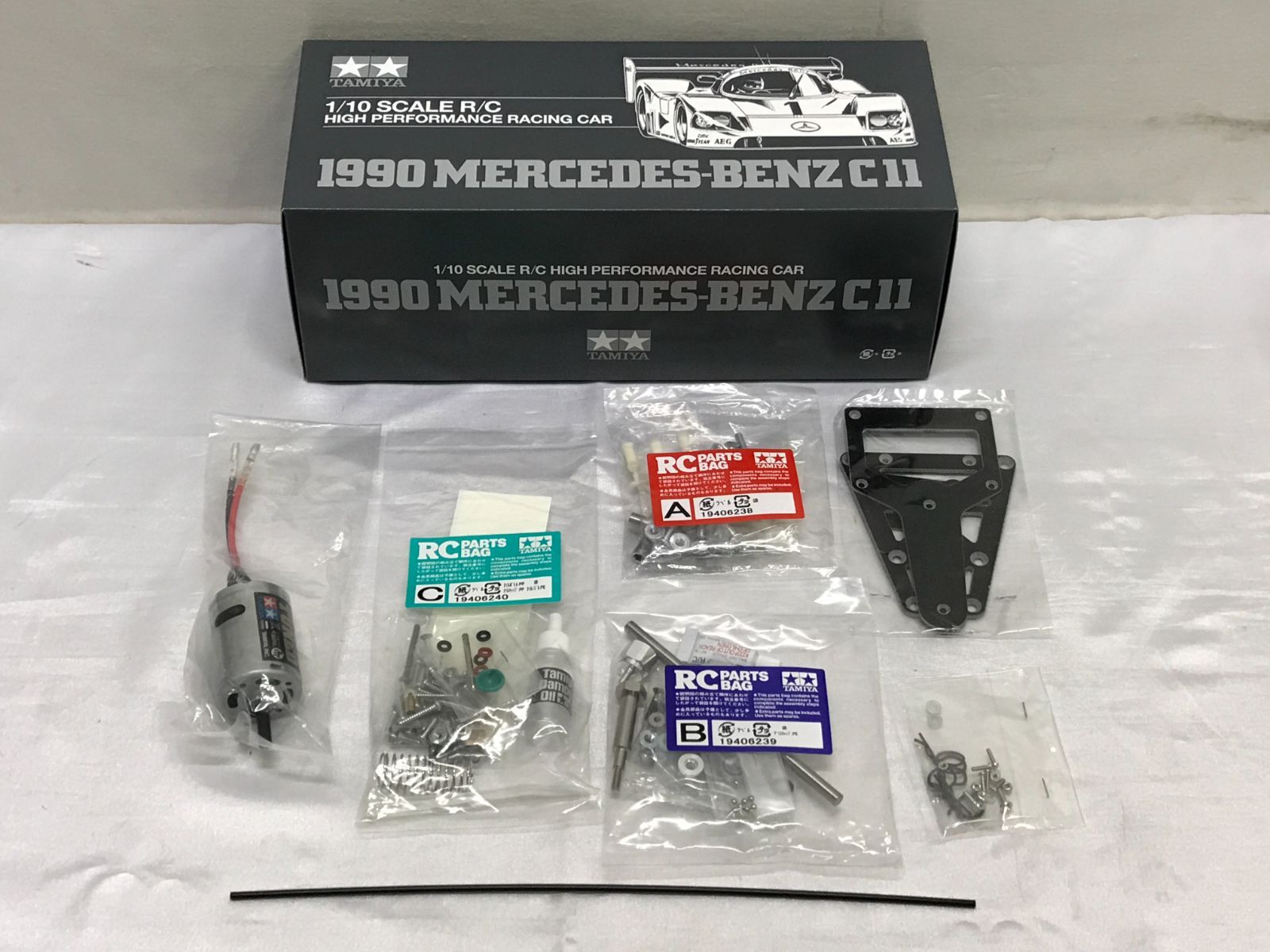 タミヤ　1/10電動RCレーシングカー　1990メルセデス・ベンツ　C11 新品 TAMIYA タミヤ 1/10 電動RCレーシングカー 1990 メルセデス