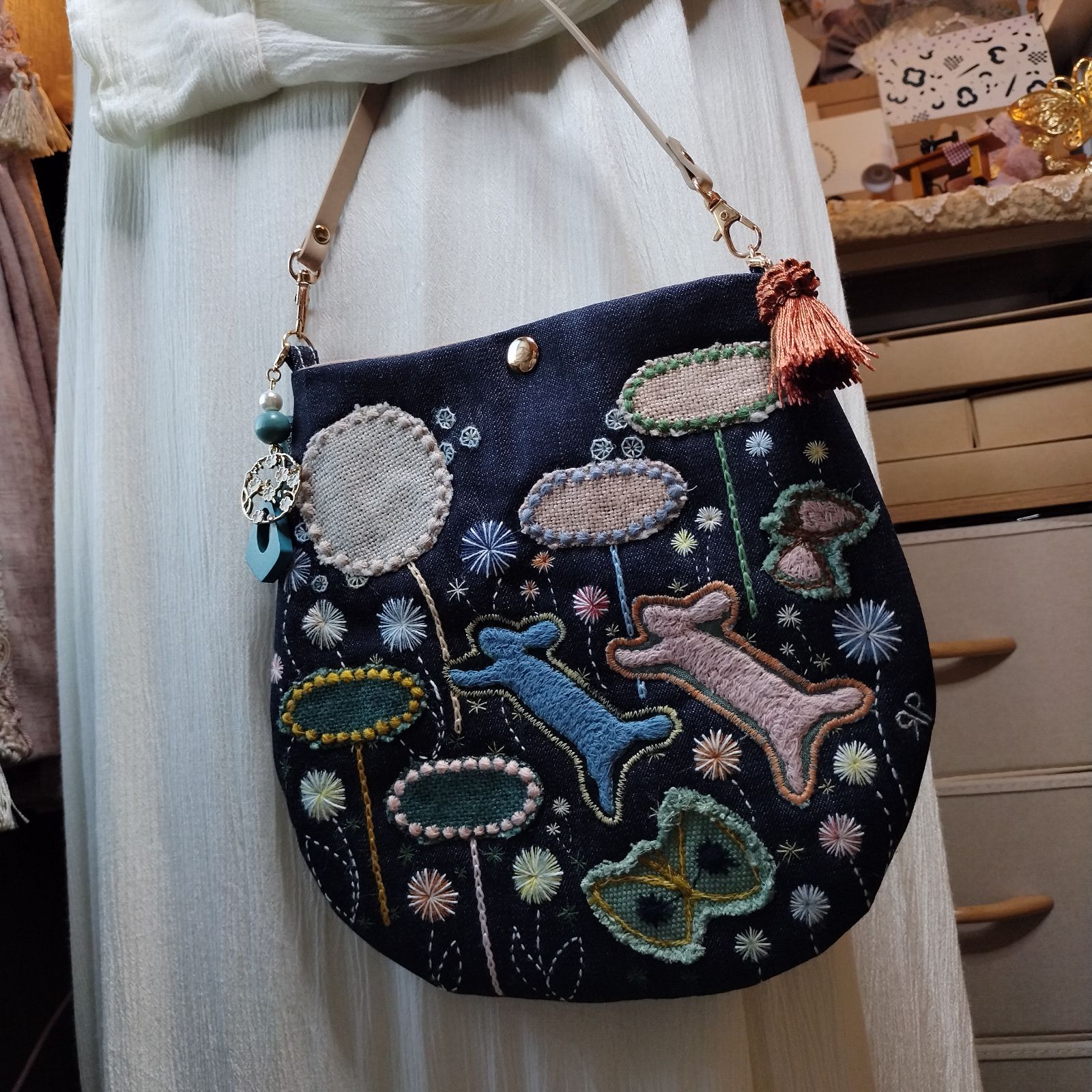 ハンドメイド手刺繍バッグ ✢幸 series✢ B6797 ハンドメイド バッグ 刺繍 手刺繍 大人