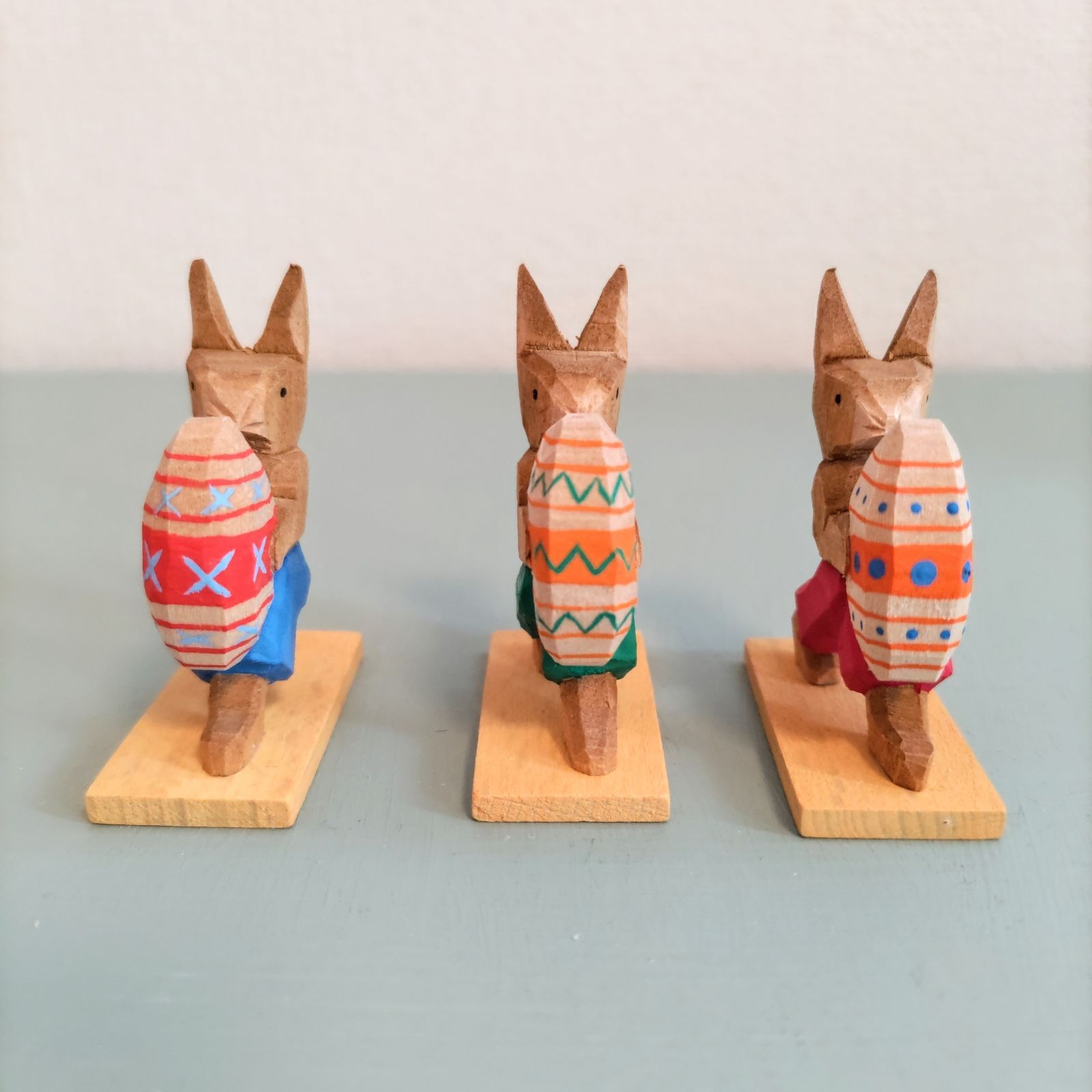 ドイツ工芸品 ミニチュア イースターバニー3匹セット 木製