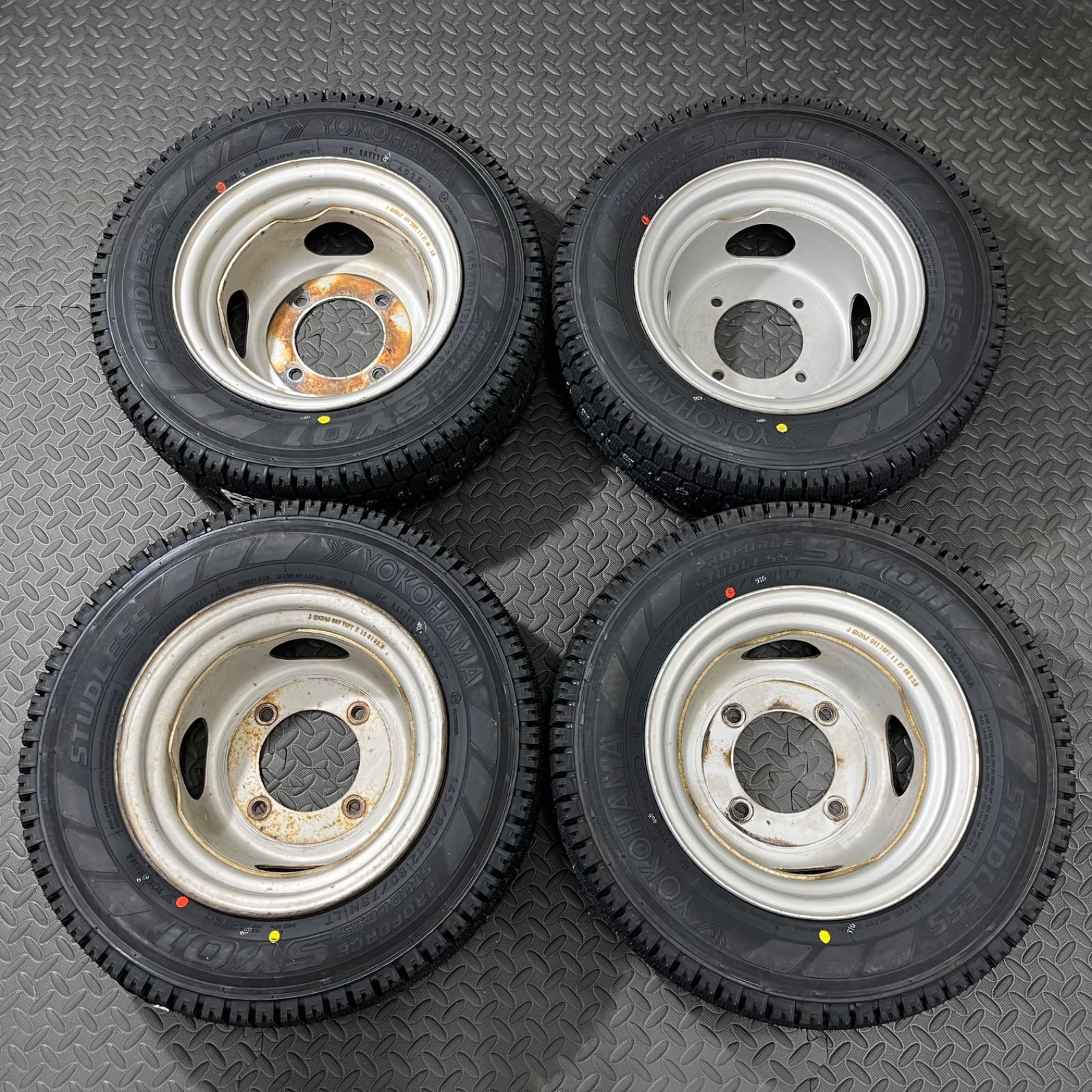 25年製 タイヤ 145|80R12 80|78N LT ヨコハマ SY01V マツダ ボンゴ バネット リヤ ダブルタイヤ スタッドレスタイヤ 1102Y