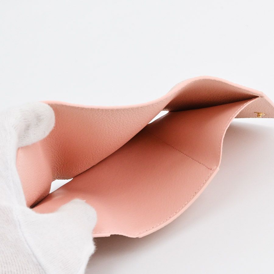 ルイヴィトン ミディアムウォレット