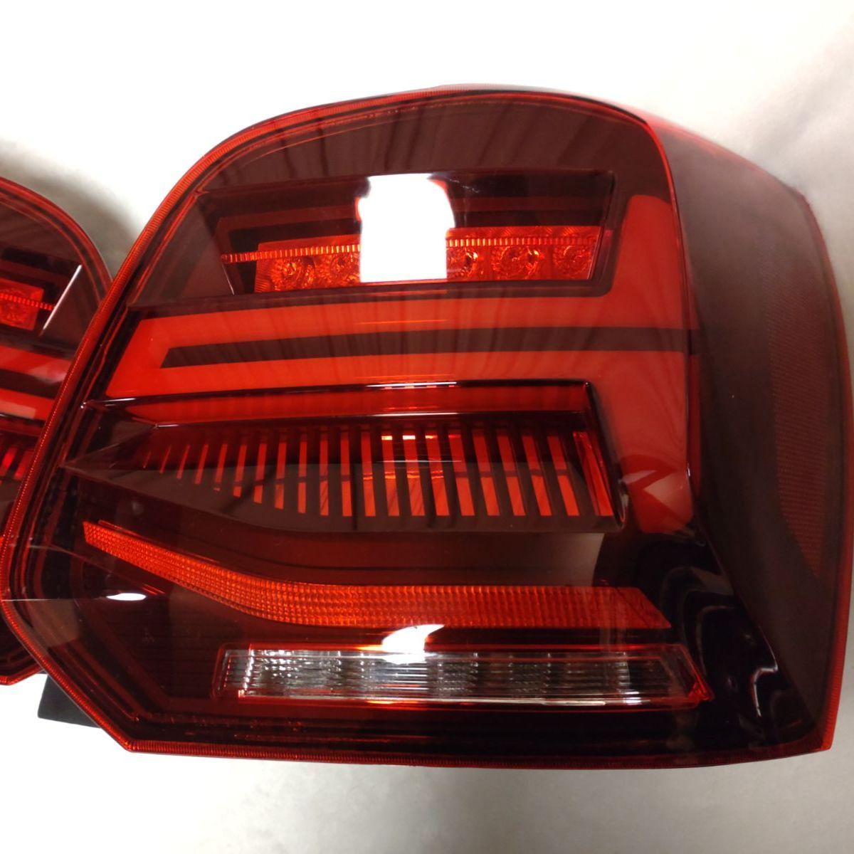 VW ポロ 6R フルLEDテールランプ 流れるウィンカー VLAND 極美品