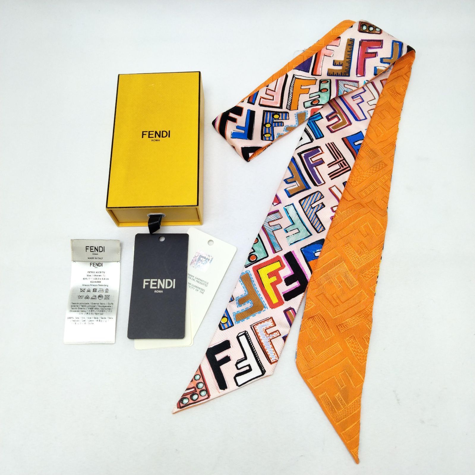 ✨️FENDI✨️フェンディ ラッピー スカーフ シルク バンドゥ