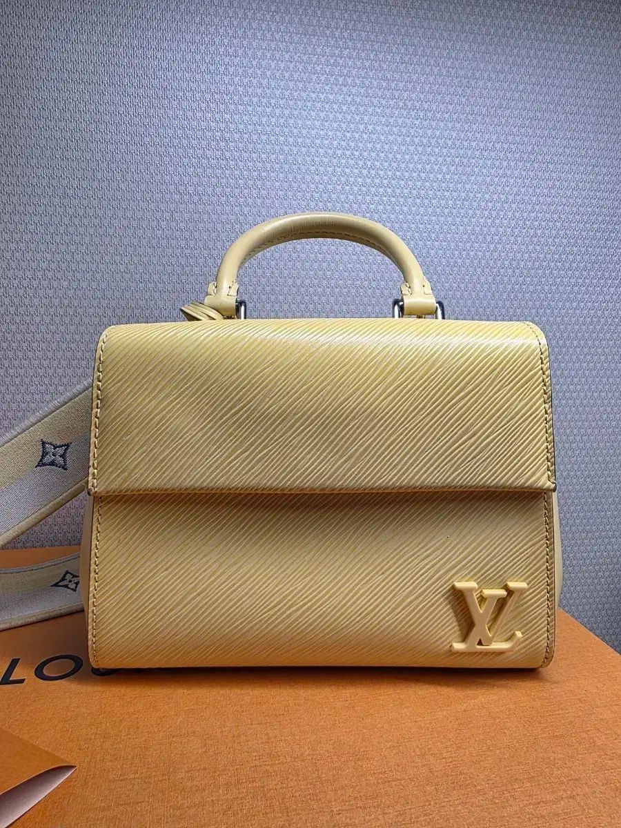 Louis Vuitton ルイヴィトン クリュニー ミニ エピ クロス アン トップハンドル レモンカラー