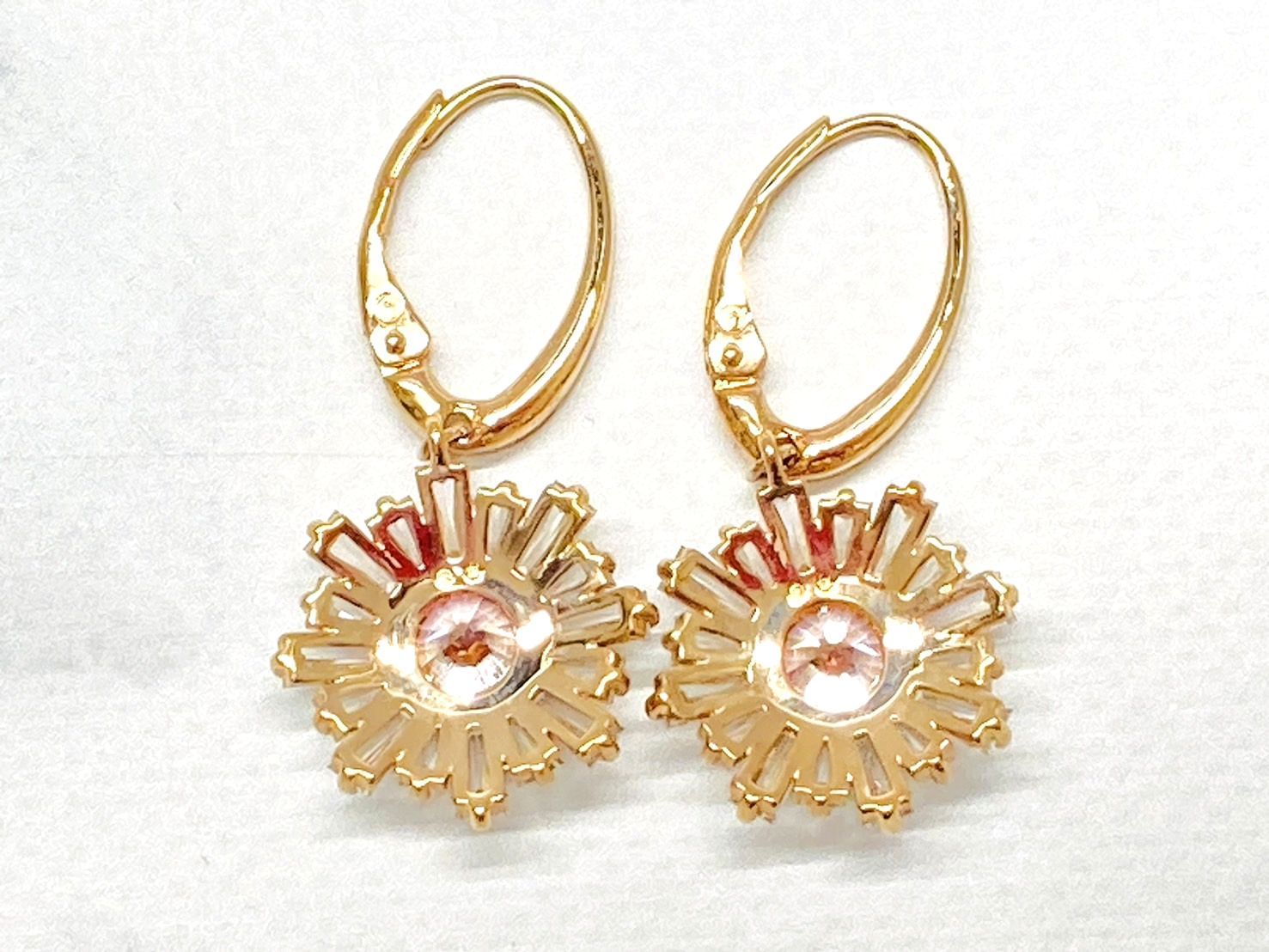 SWAROVSKI  ピアスSUNSHINE 楽天市場】SWAROVSKI スワロフスキー ピアス Sunshine