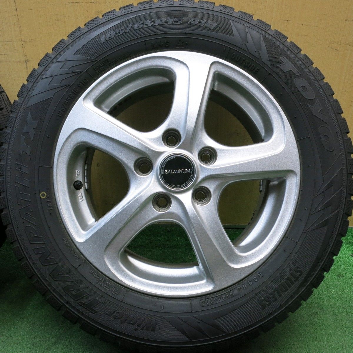 バリ溝 23年 キレイ 9分 スタッドレス 195 65R15 トーヨー ウインター トランパス TX BALMINUM バルミナ 15インチ PCD114.3 5H 5092103HAス