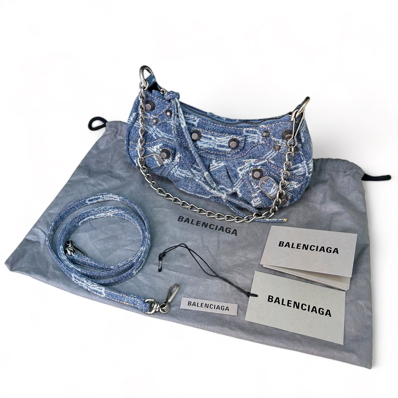 BALENCIAGA Le Cagole BBロゴ デニム ショルダーバッグ ポーチ 新品 BALENCIAGA Le Cagole BBロゴ デニム ショルダーバッグ