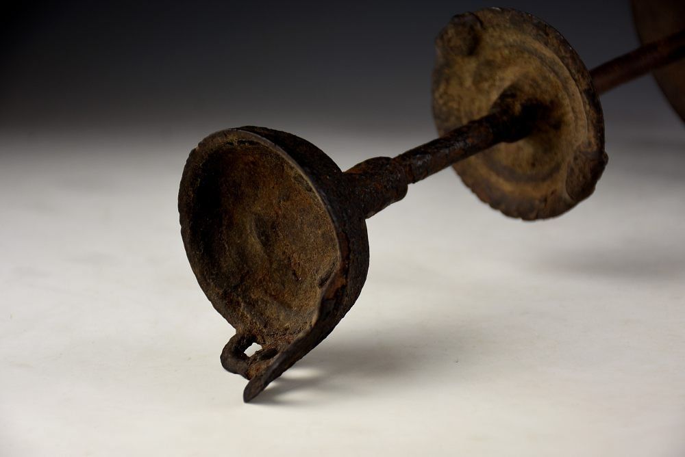 鉄の 灯火器 鉄製 灯火器 古美術 鉄製燭台 古道具 アンティーク 朝鮮美術 鉄の 灯火器 鉄製 灯火器 古美術 鉄製燭台 古道具 アンティーク