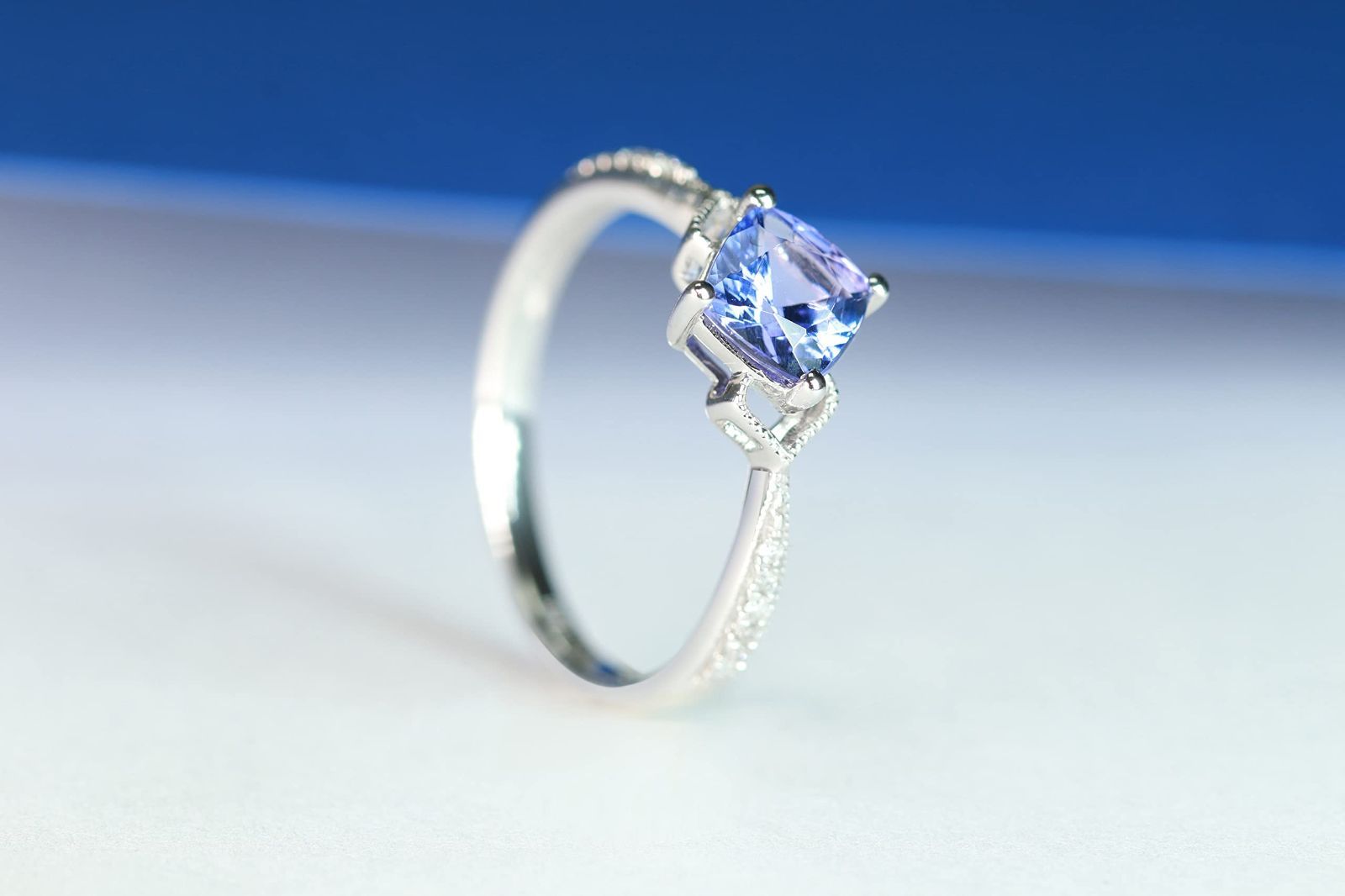 のタンザナイトリング